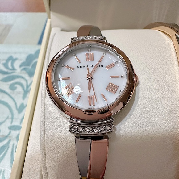 Anne Klein watch and two coordinating bracelets -NWT - Picture 2 of 4